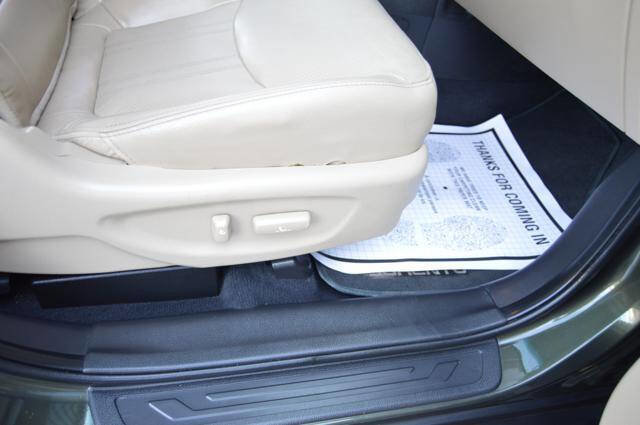 Used 2013 Kia Sorento EX w/ Premium Plus Pkg image 32