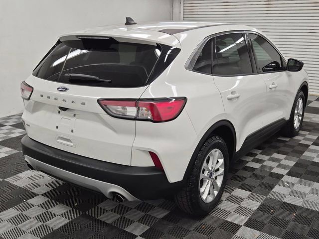 Used 2022 Ford Escape SE image 6