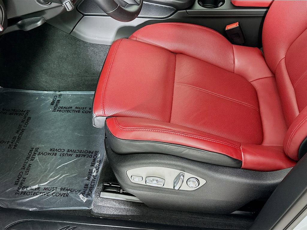 New 2025 Porsche Macan image 22