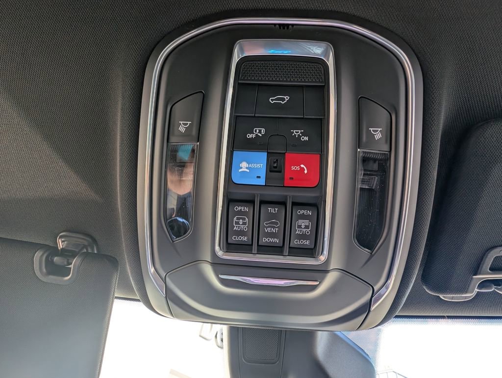 New 2025 Jeep Grand Cherokee Limited image 28