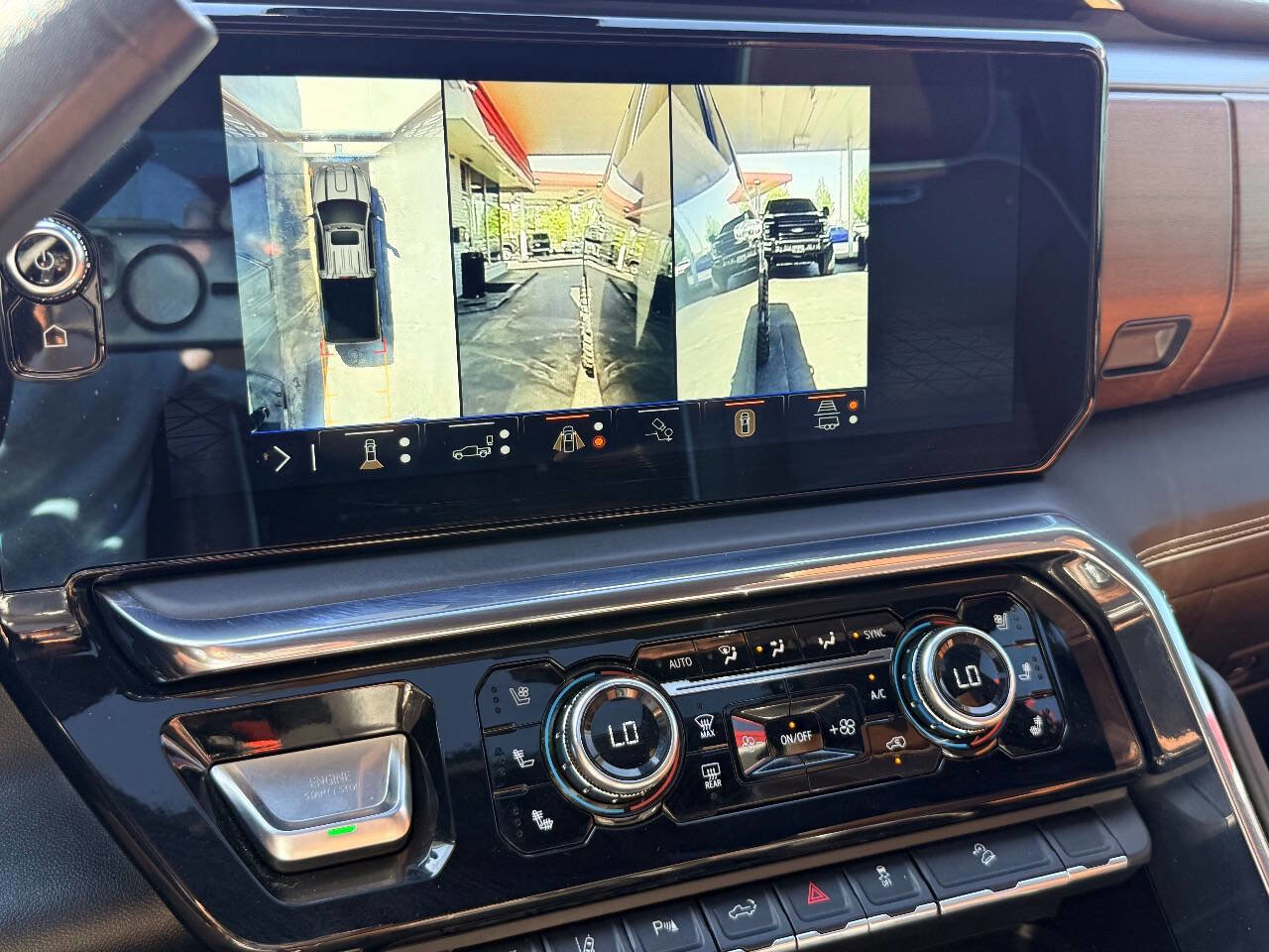 Used 2024 GMC Sierra 3500 Denali Ultimate AWD/4WD image 30