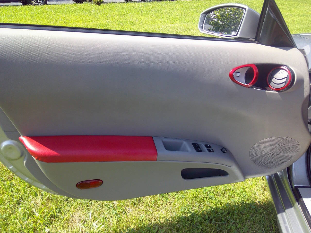 Used 2004 Nissan 350Z Touring w/ Cargo Convenience Pkg image 22