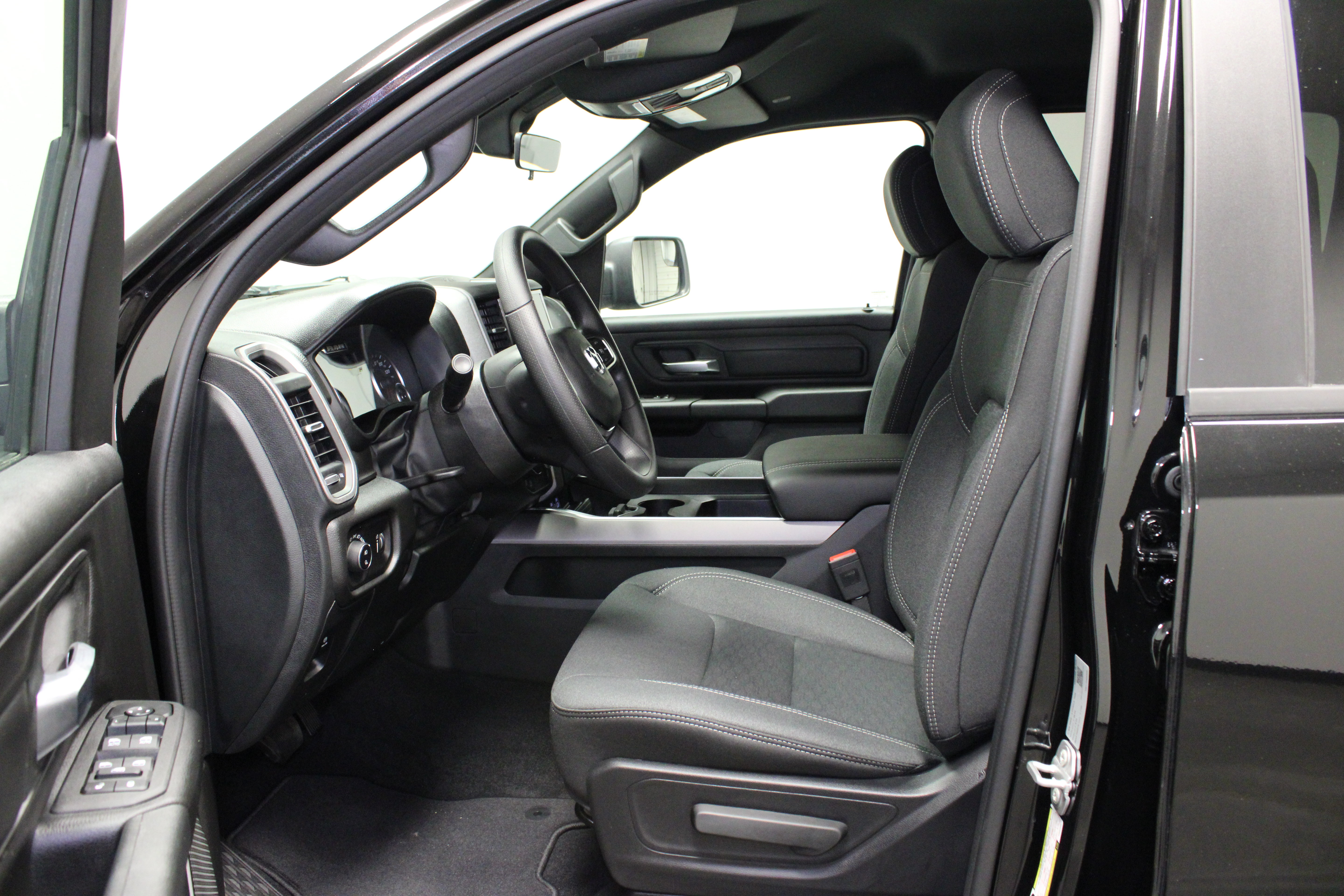 New 2027 RAM 1500 Express AWD/4WD image 18