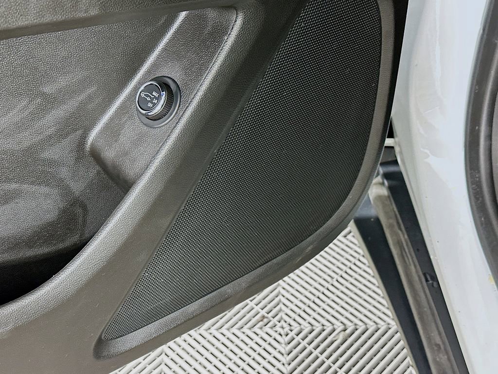 Used 2022 Chevrolet Traverse LT image 28