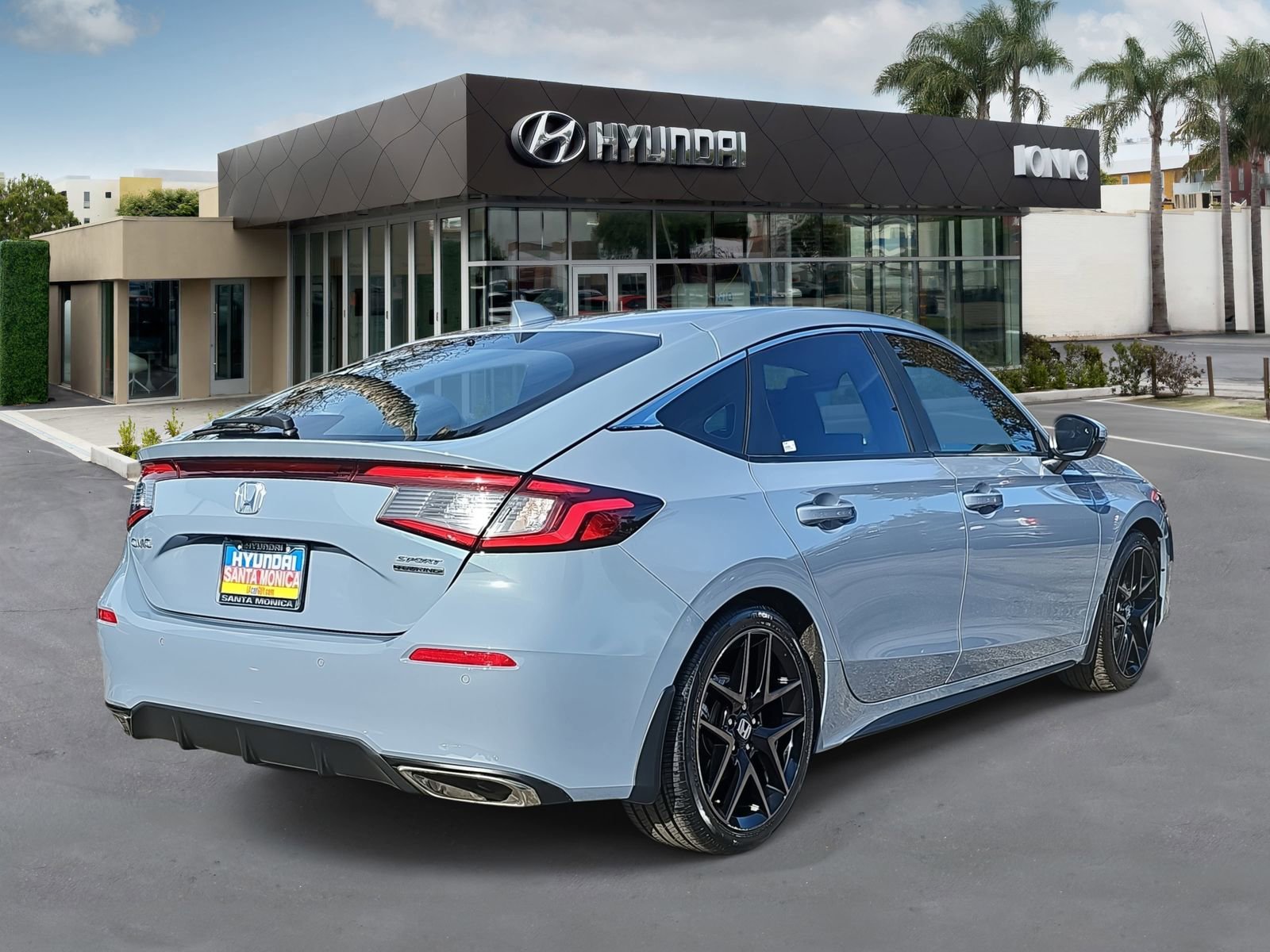 Used 2024 Honda Civic Sport Touring image 3