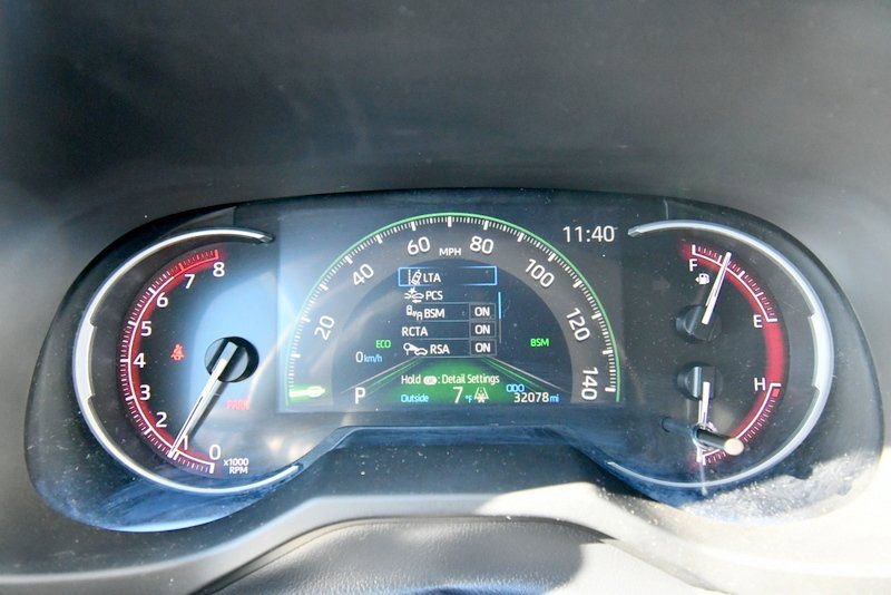 Used 2025 Toyota RAV4 XLE AWD/4WD image 20