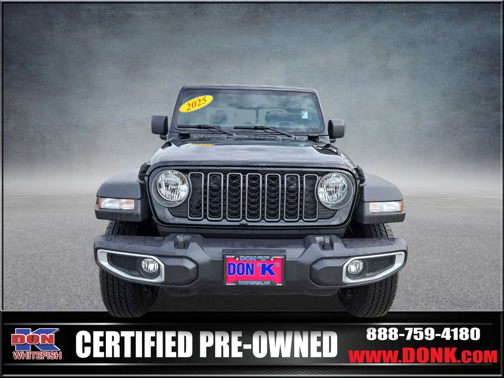 Used 2025 Jeep Gladiator Sport image 3