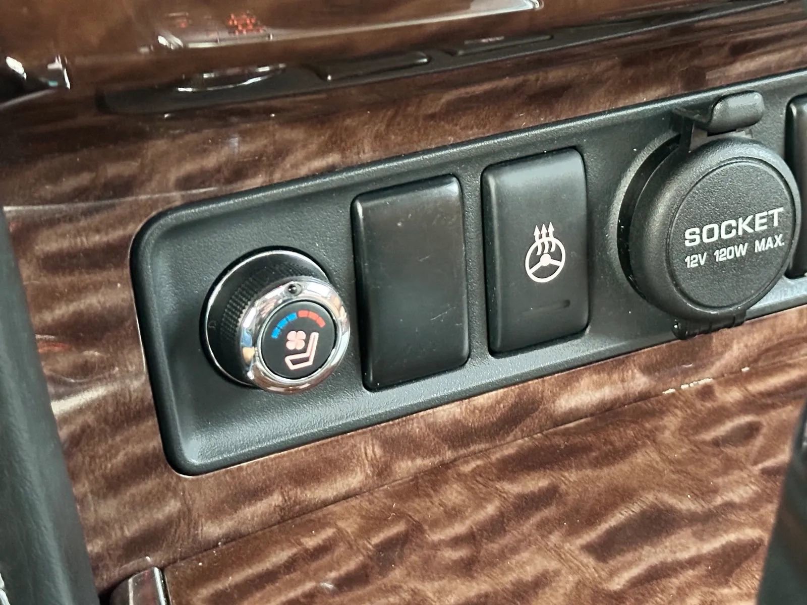 Used 2017 Nissan Armada Platinum w/ Captain Seat Package image 32