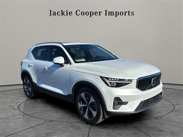 Used 2023 Volvo XC40 B5 Ultimate w/ Protection Package Premier image 7
