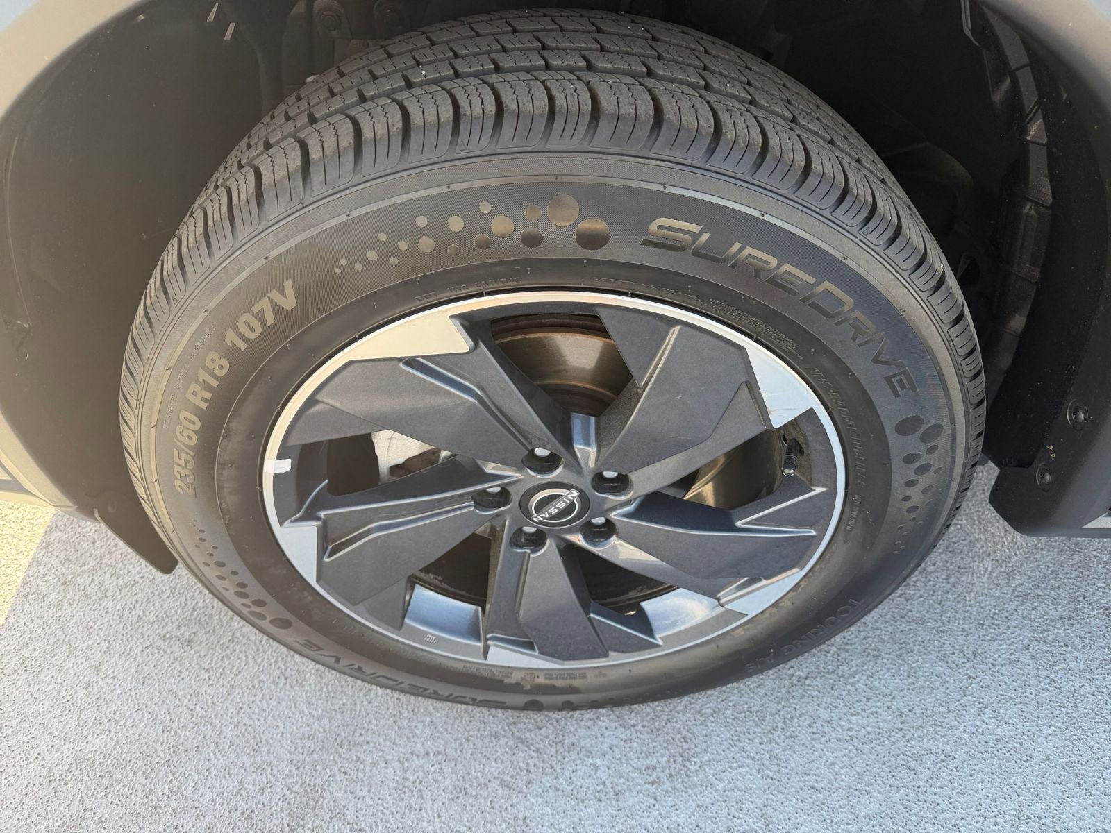 Used 2025 Nissan Rogue SV image 32