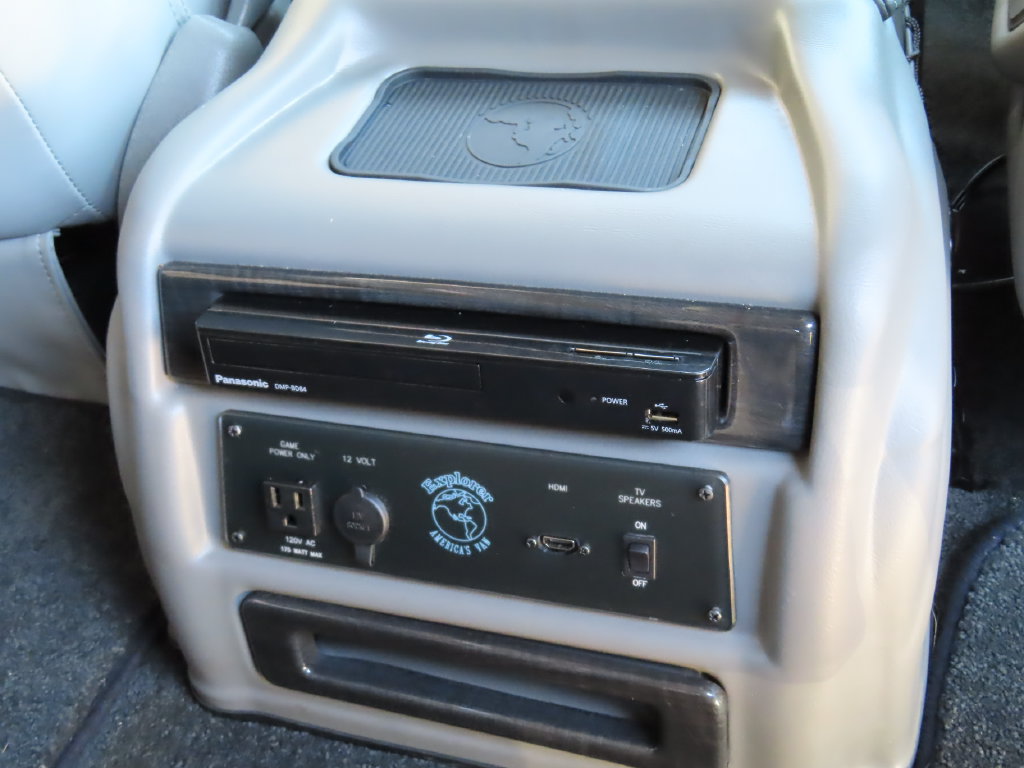 Used 2024 GMC Savana 2500 Extended w/ Driver Convenience Package RWD image 11