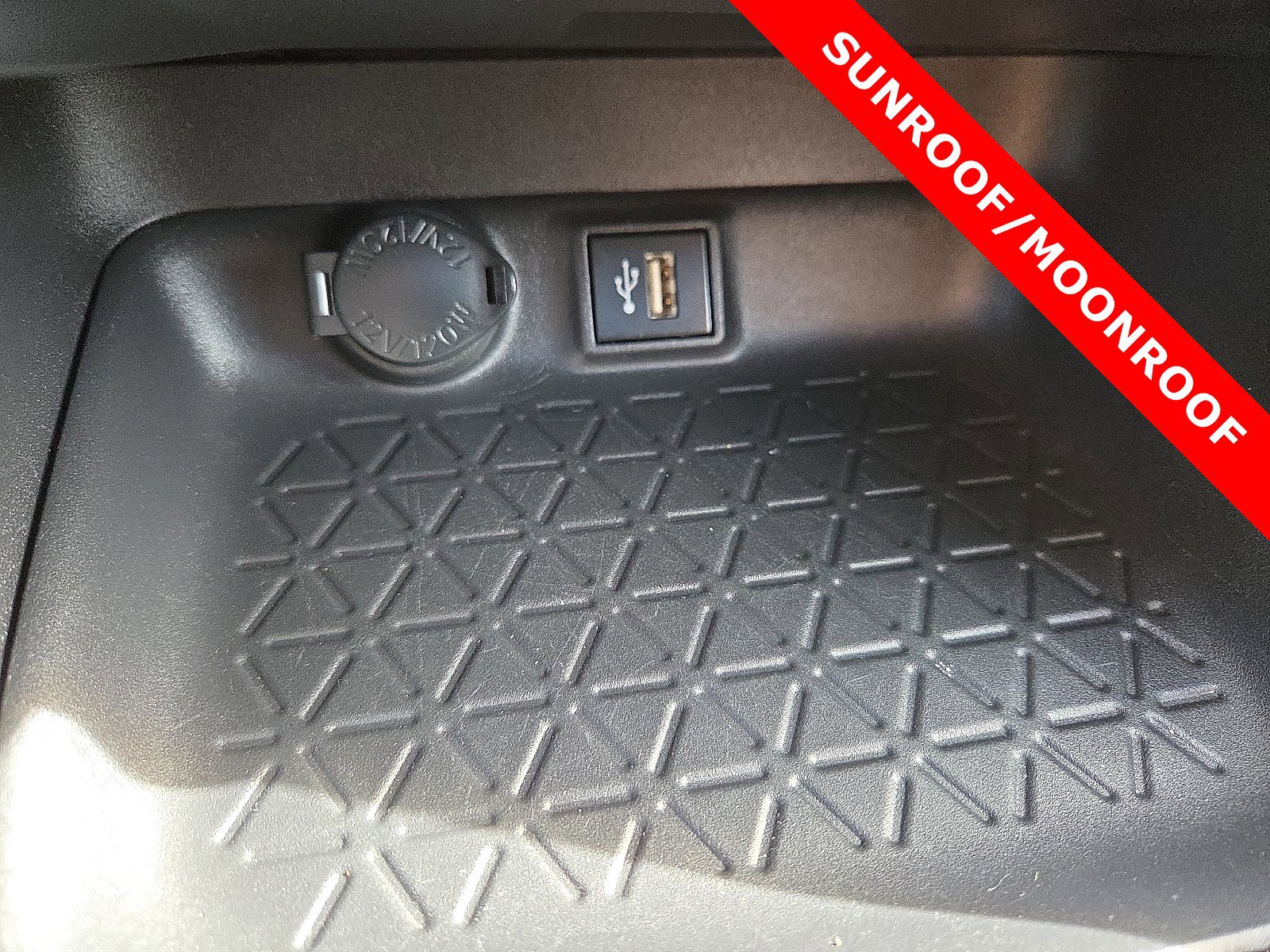 Used 2024 Toyota RAV4 XLE image 21