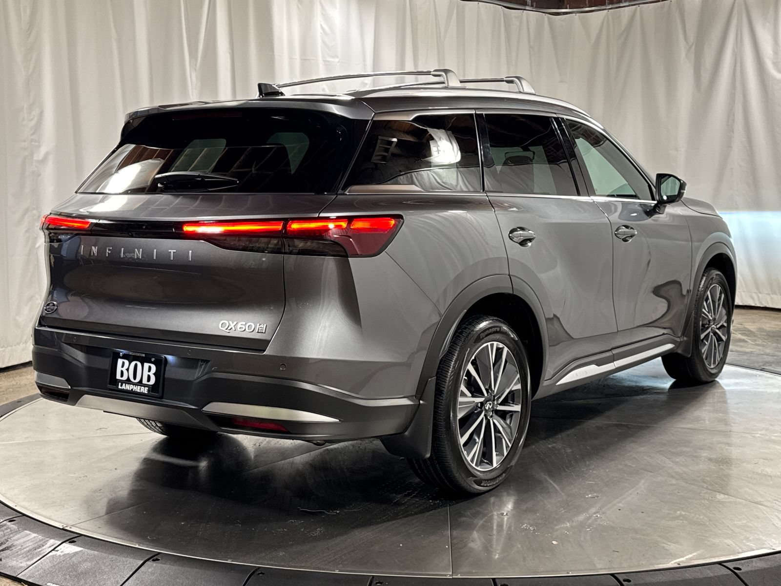 Certified 2026 INFINITI QX60 Luxe w/ Family Package AWD/4WD image 10