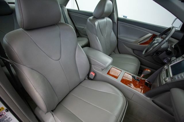 Used 2011 Toyota Camry XLE w/ XLE Extra-Value Pkg #2 image 21