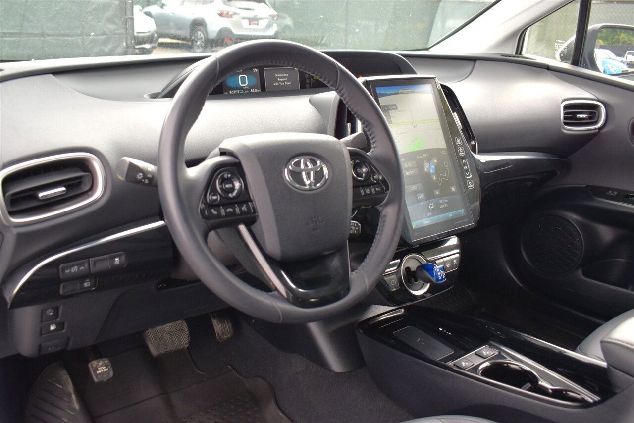 Used 2022 Toyota Prius Prime XLE FWD image 3