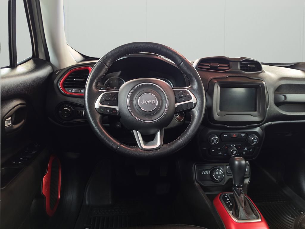 Used 2020 Jeep Renegade Trailhawk w/ Premium Leather Group AWD/4WD image 17