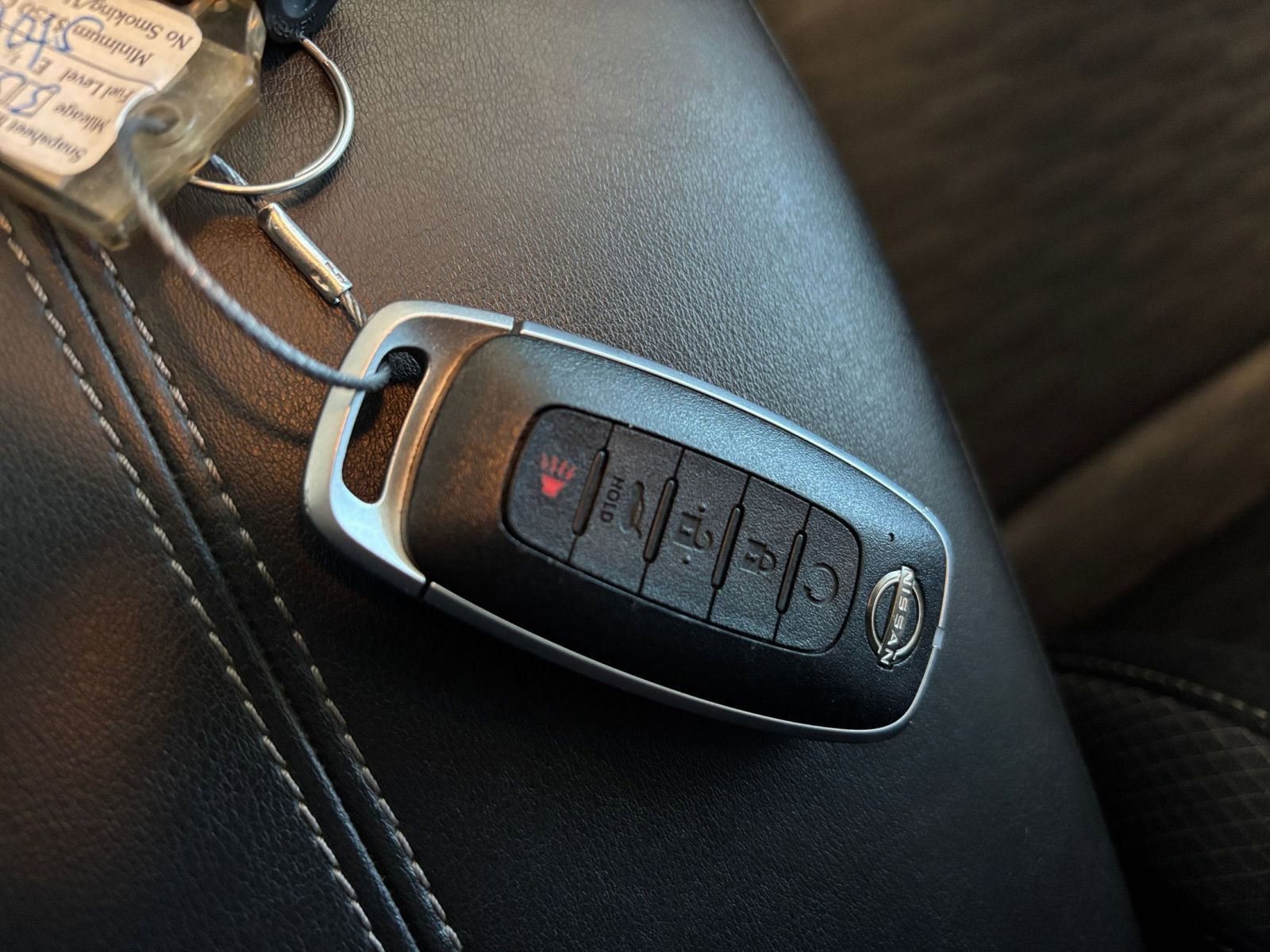 Used 2025 Nissan Pathfinder SV image 32