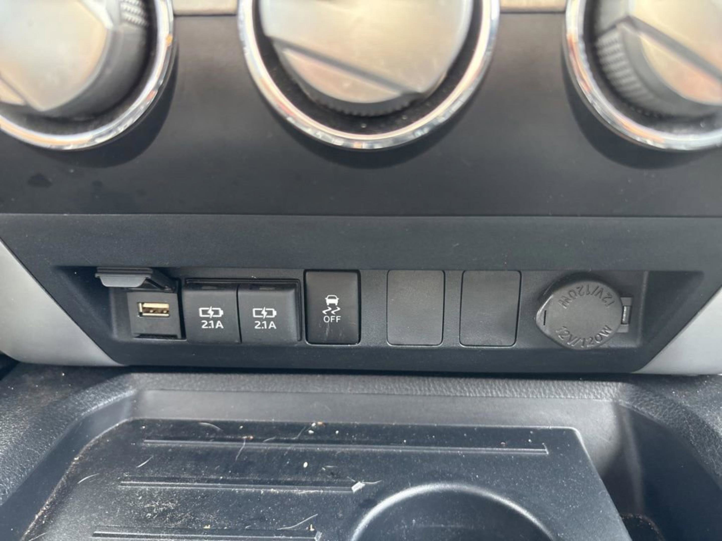 Used 2020 Toyota Tundra SR5 w/ SR5 Leather Package AWD/4WD image 20