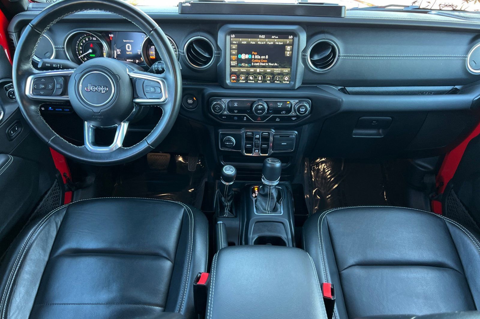 Used 2022 Jeep Wrangler Unlimited Sahara AWD/4WD image 3