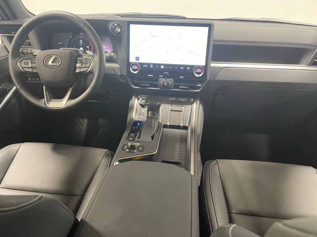 Used 2025 Lexus GX 550 w/ Accessory Package (2T) image 28