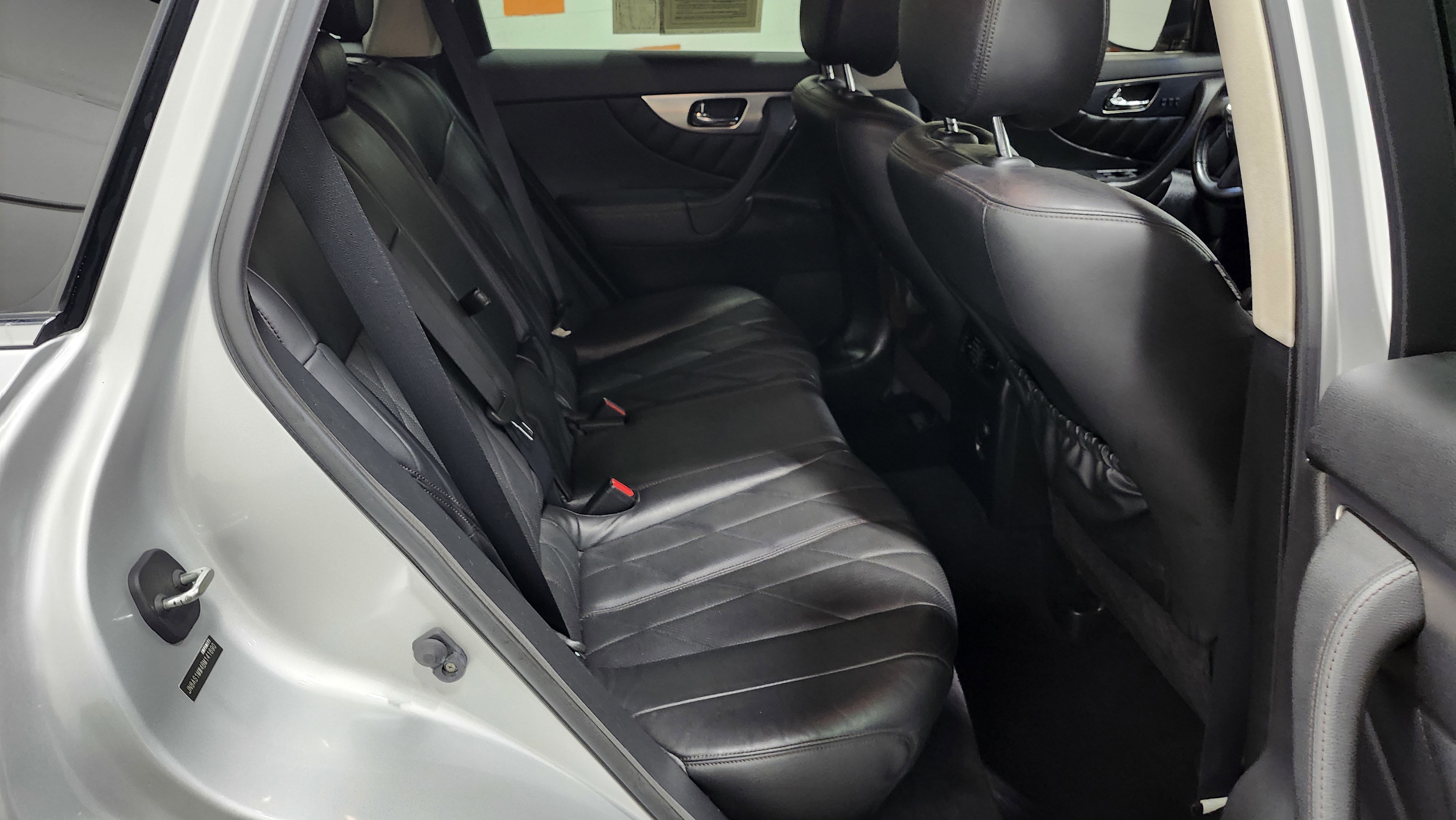 Used 2011 INFINITI FX35 AWD w/ Premium Pkg image 20