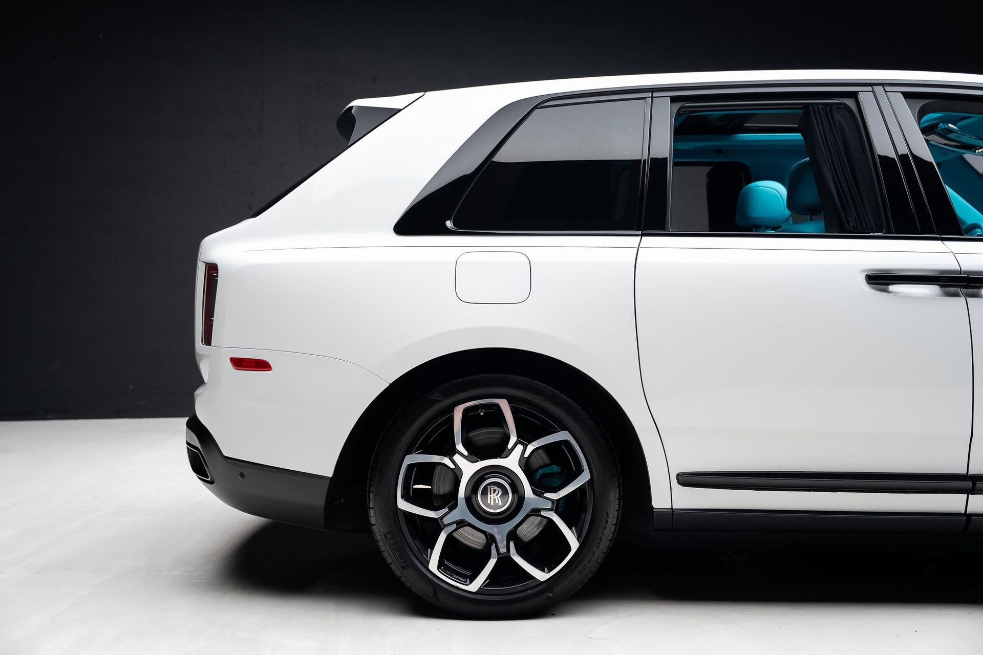 Used 2019 Rolls-Royce Cullinan AWD/4WD image 37