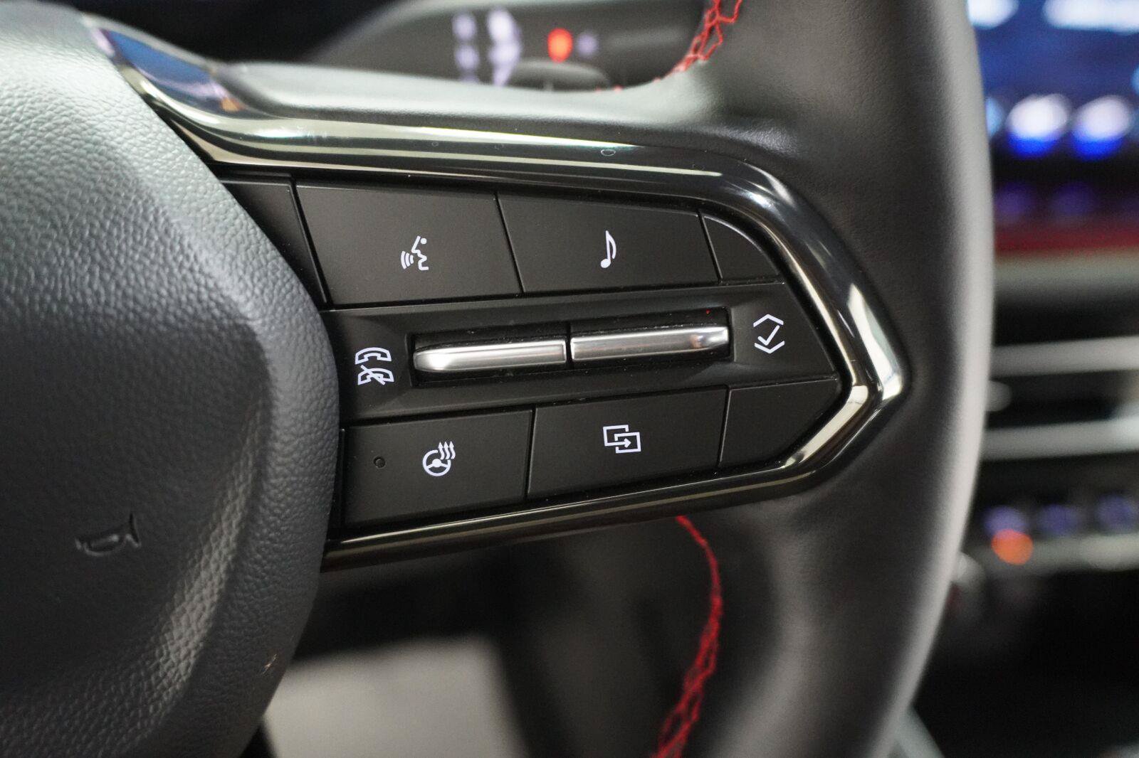 Used 2026 Chevrolet Traverse RS FWD image 10