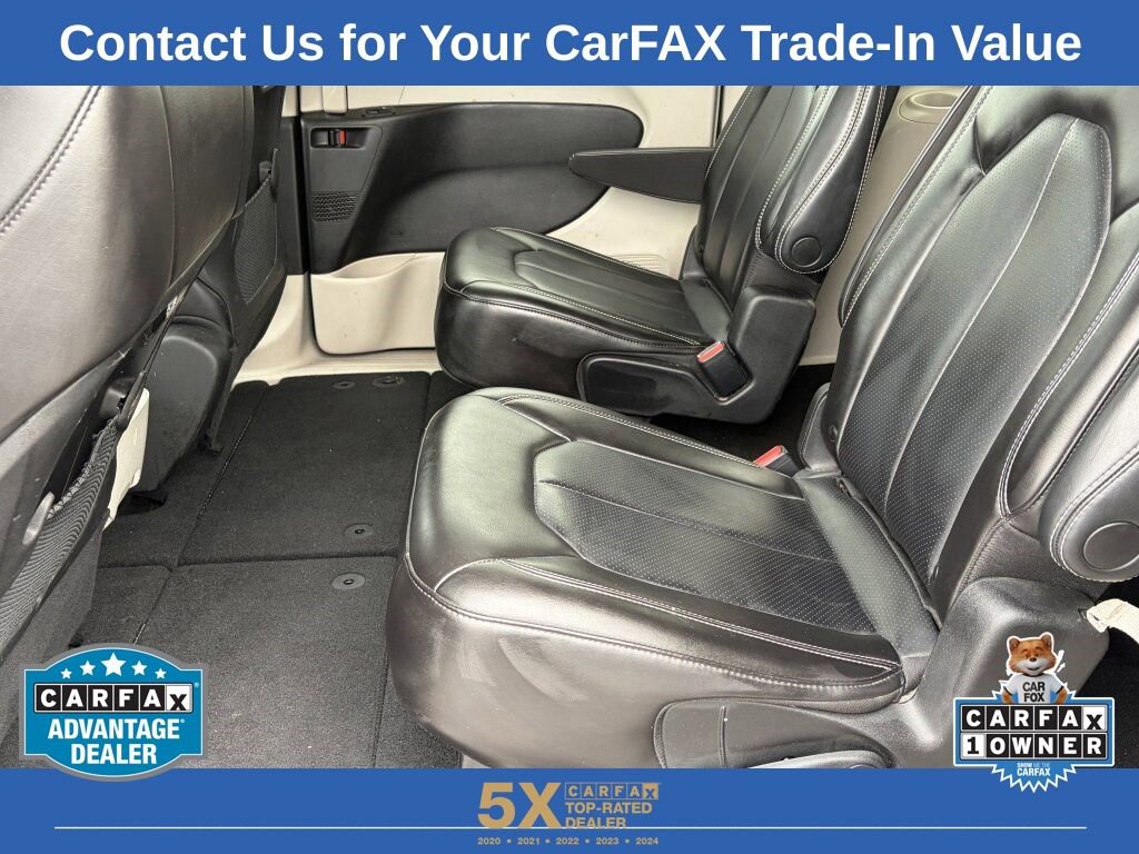 Used 2023 Chrysler Pacifica Touring-L image 30