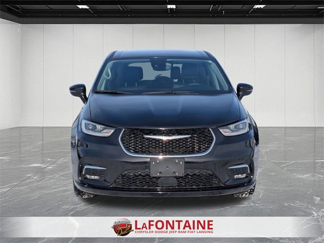 Certified 2024 Chrysler Pacifica Touring-L image 8