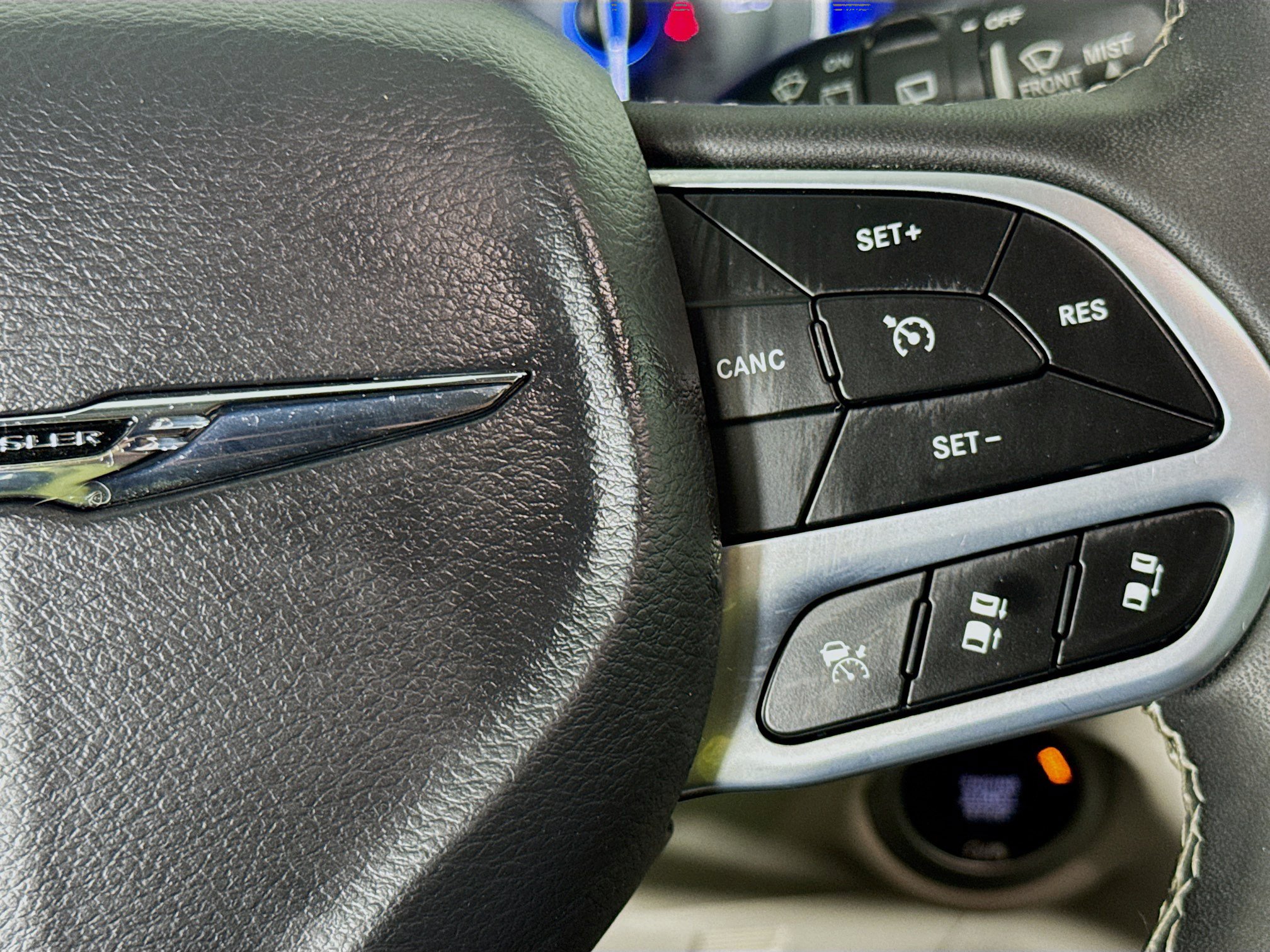 Used 2024 Chrysler Pacifica Touring-L FWD image 14