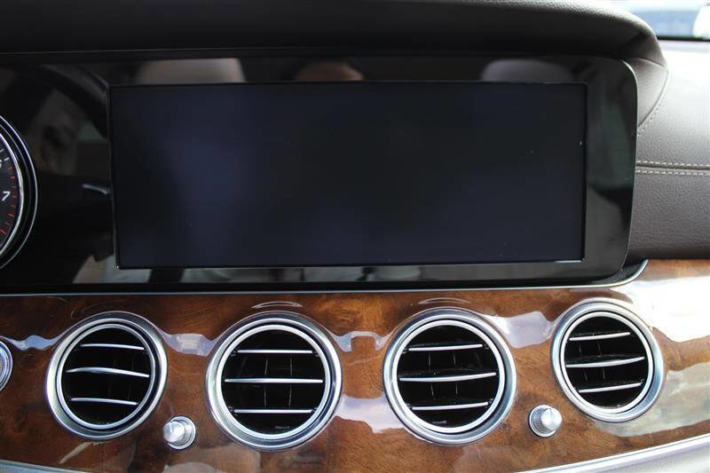 Used 2017 Mercedes-Benz E 300 image 19