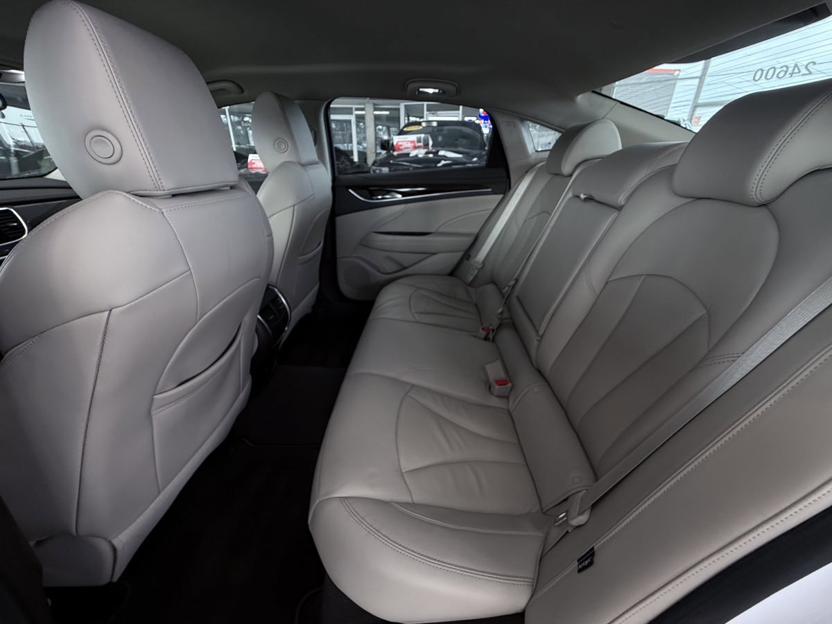 Used 2017 Buick LaCrosse Essence image 27