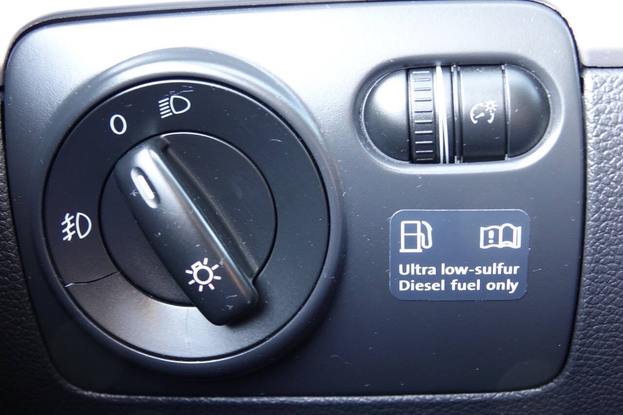 Used 2011 Volkswagen Golf TDI w/ Cold Weather Pkg FWD image 74