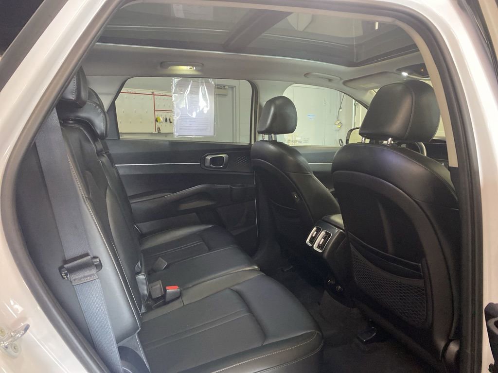 Used 2021 Kia Sorento S w/ Panoramic Sunroof Package image 13