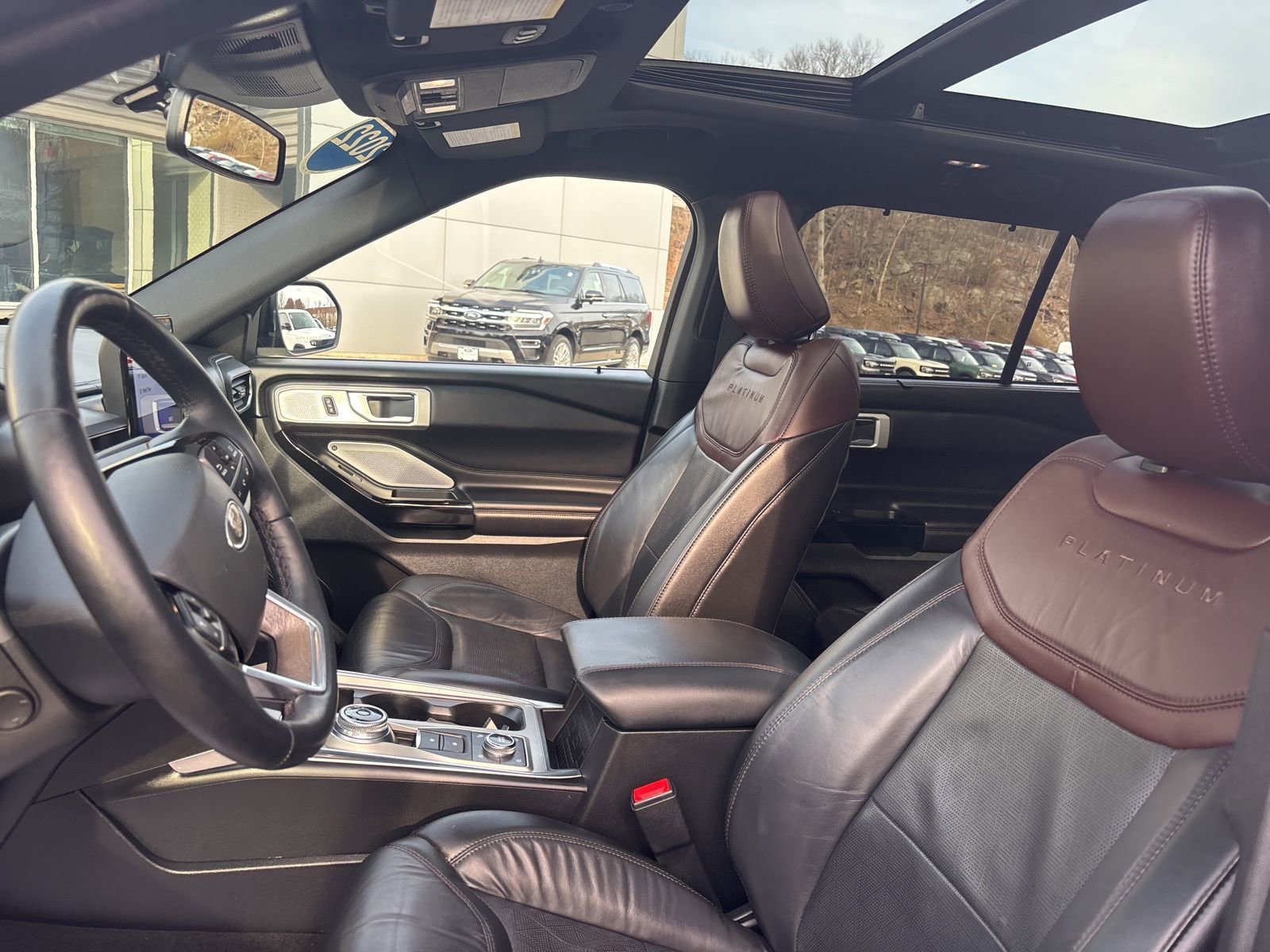 Used 2022 Ford Explorer Platinum w/ Equipment Group 601A image 10