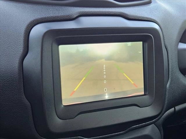 Used 2020 Jeep Renegade Latitude FWD image 14