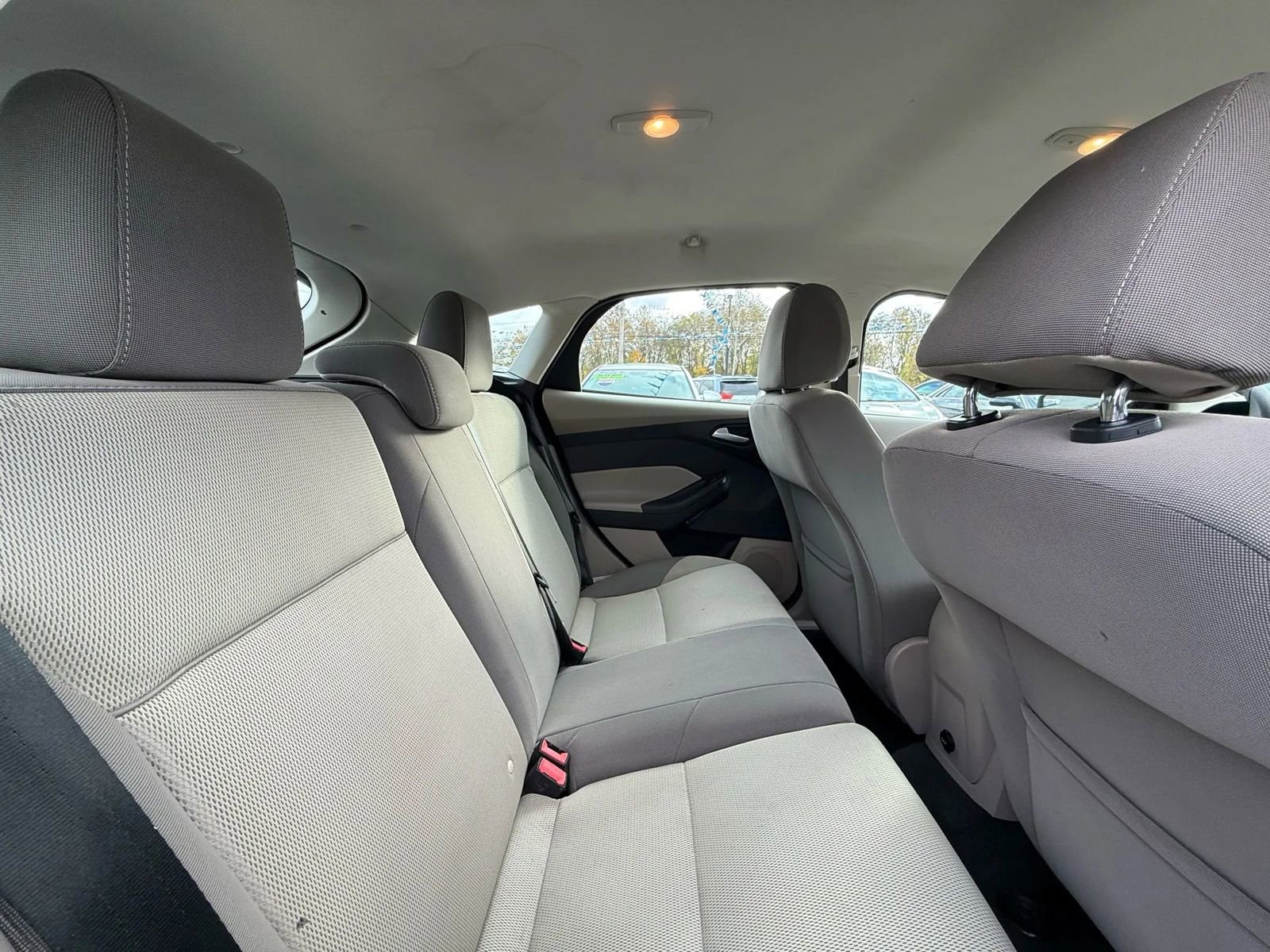 Used 2013 Ford Focus SE image 40