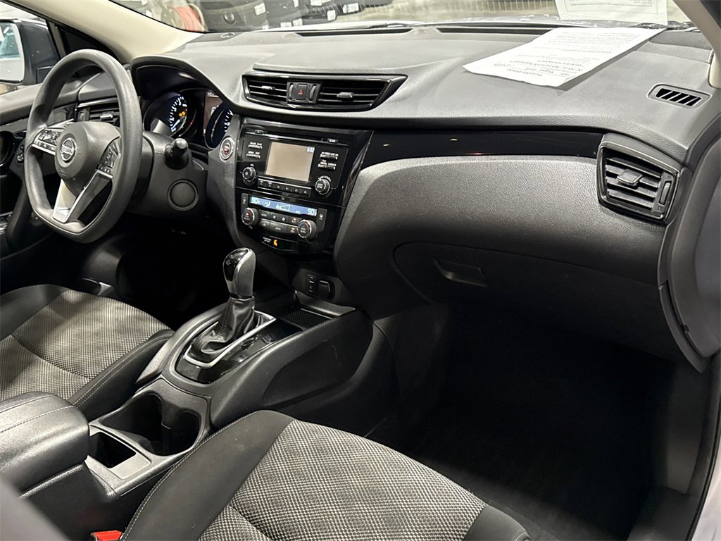 Used 2017 Nissan Rogue Sport SV image 15