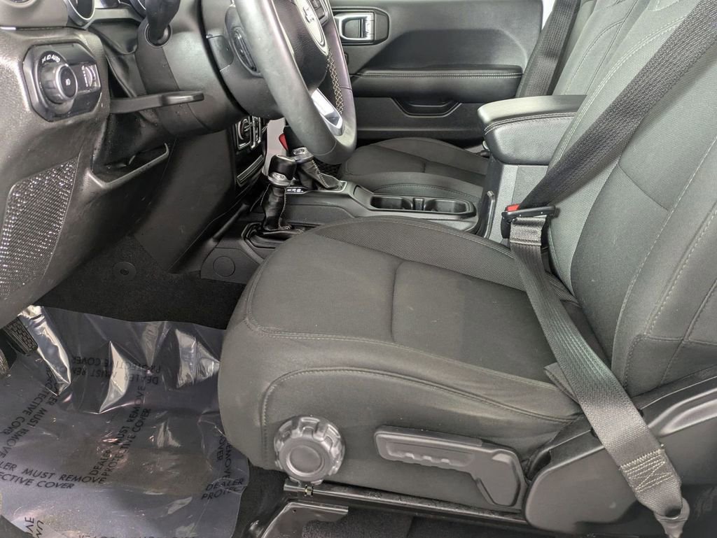 Used 2023 Jeep Wrangler Sahara image 12