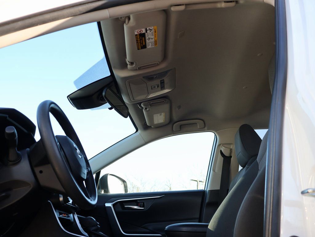 Used 2024 Toyota RAV4 XLE image 30