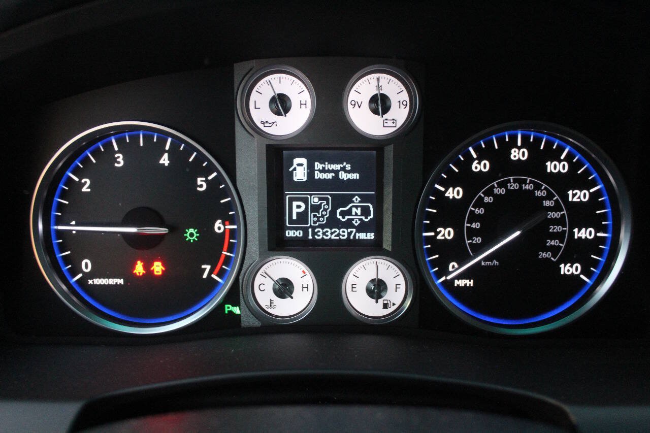 Used 2011 Lexus LX 570 4WD w/ Luxury Pkg image 14