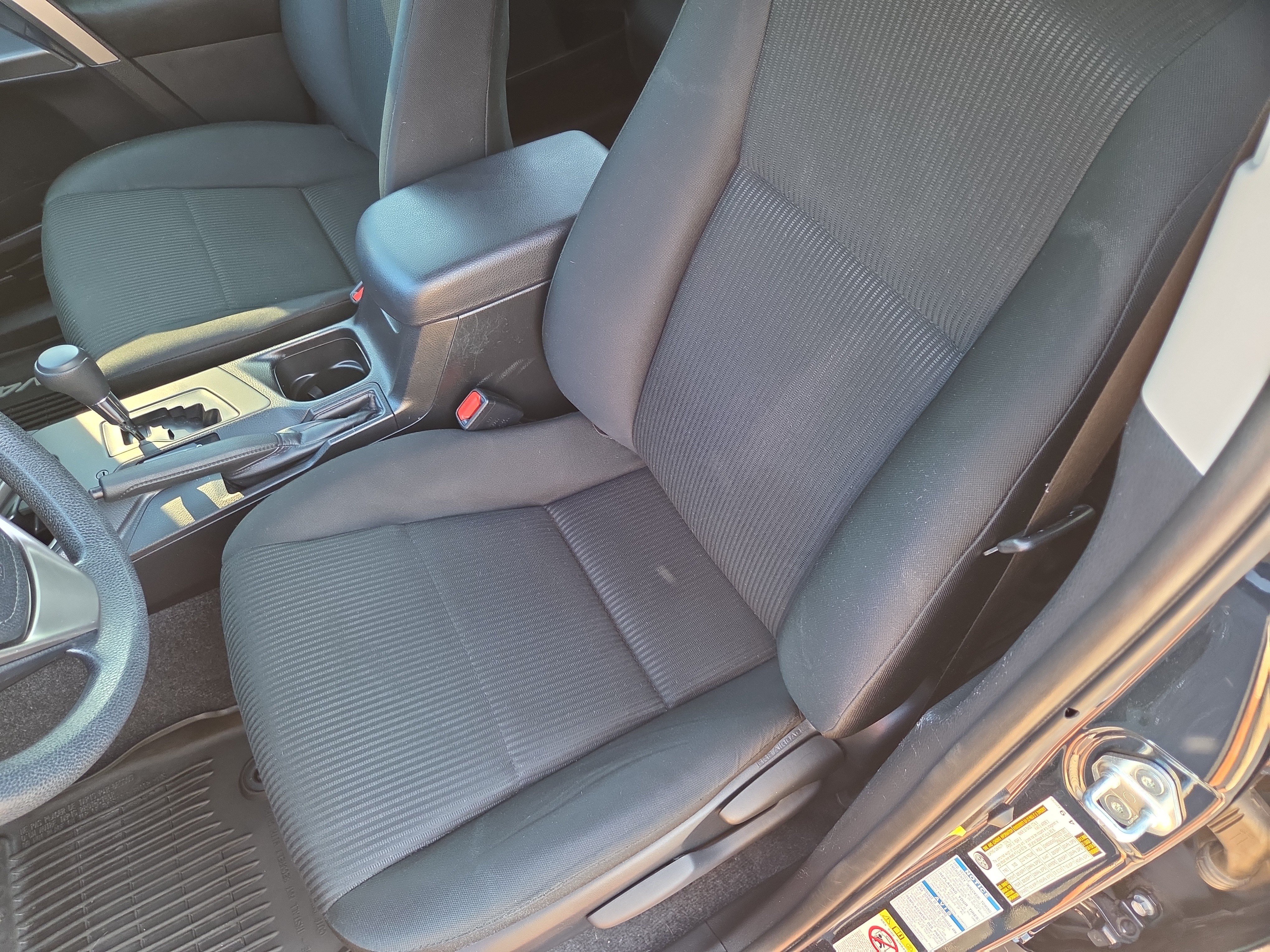 Used 2018 Toyota RAV4 LE w/ All Weather Liner Package AWD/4WD image 14