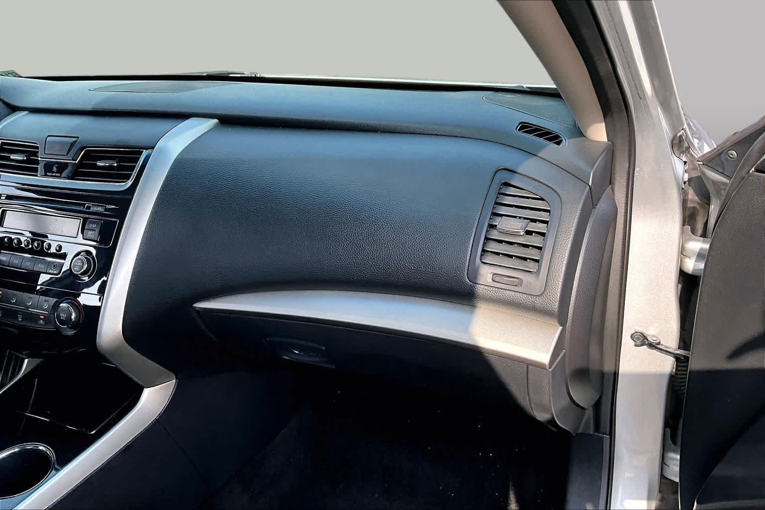 Used 2014 Nissan Altima 2.5 S FWD image 15