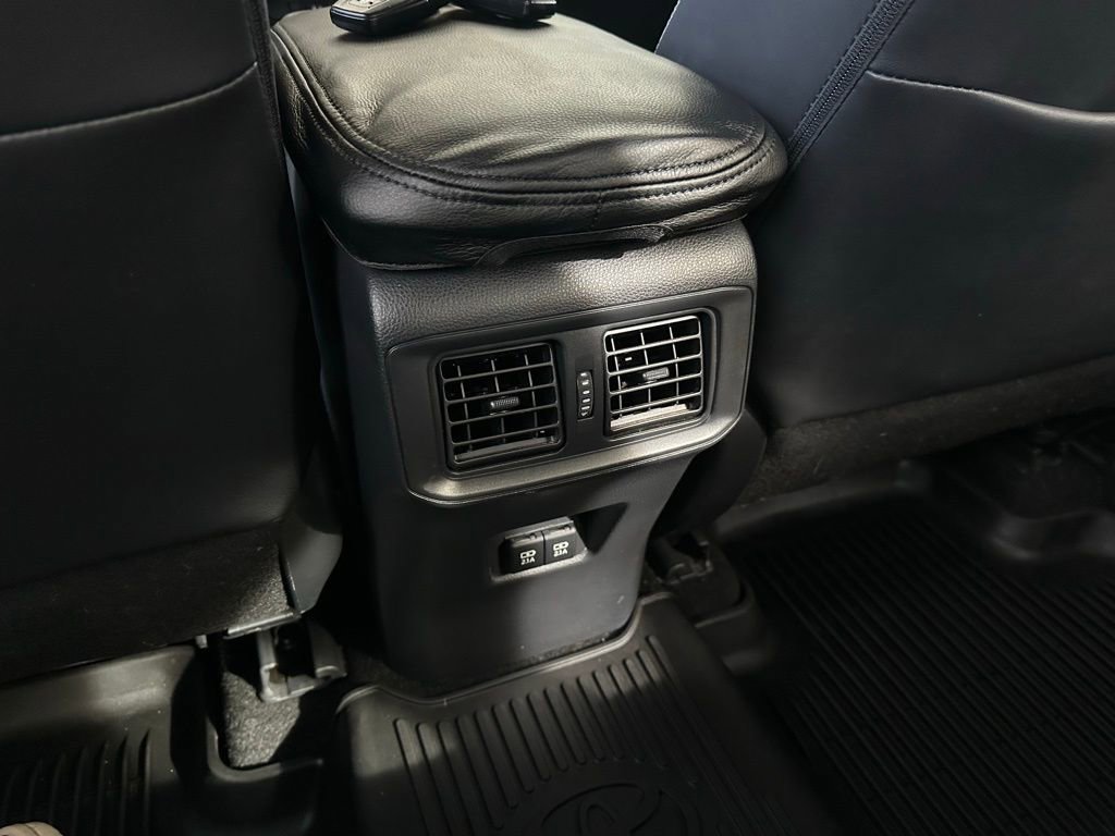 Used 2019 Toyota RAV4 Limited image 23