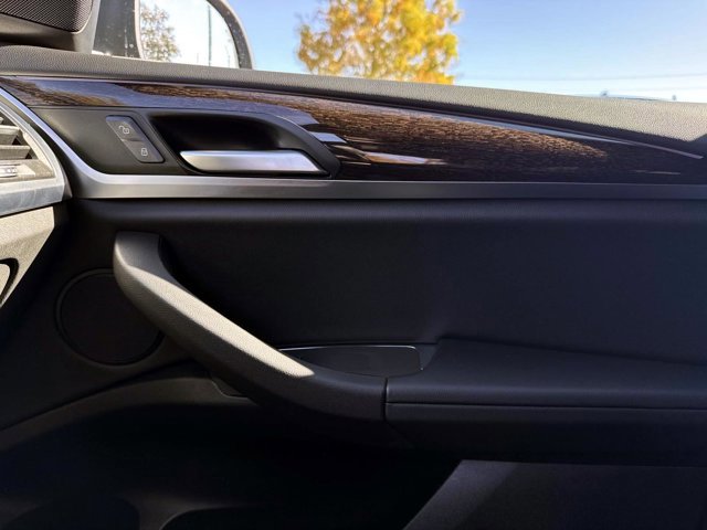 Used 2025 BMW X4 xDrive30i image 24