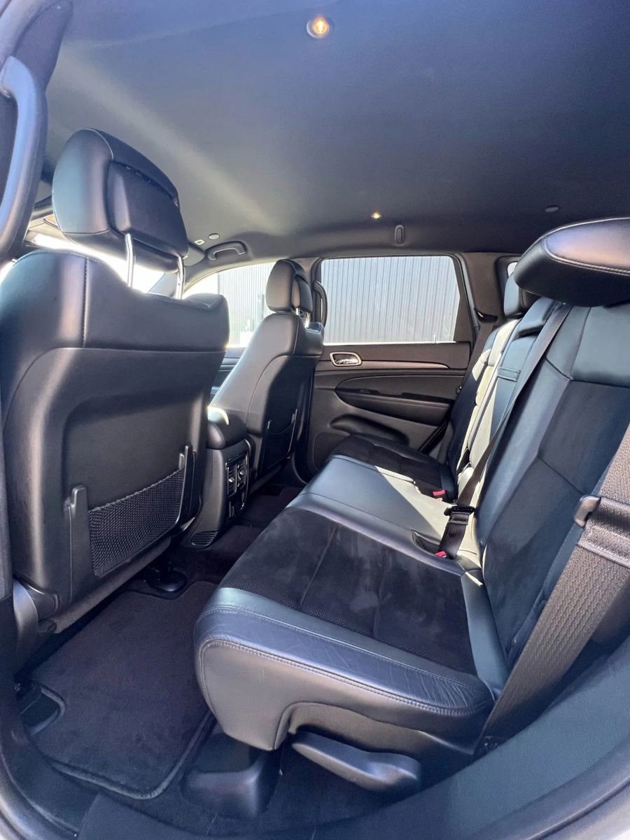 Used 2018 Jeep Grand Cherokee Altitude AWD/4WD image 10