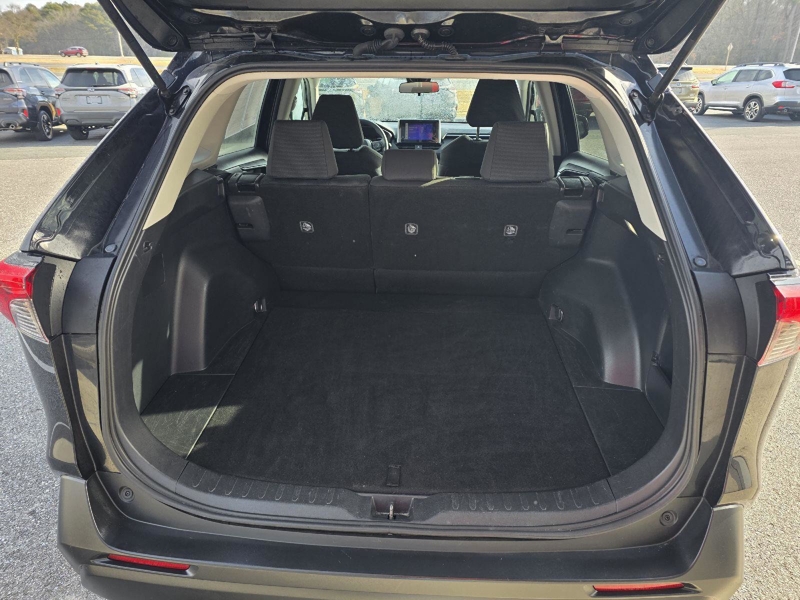 Used 2024 Toyota RAV4 LE image 15