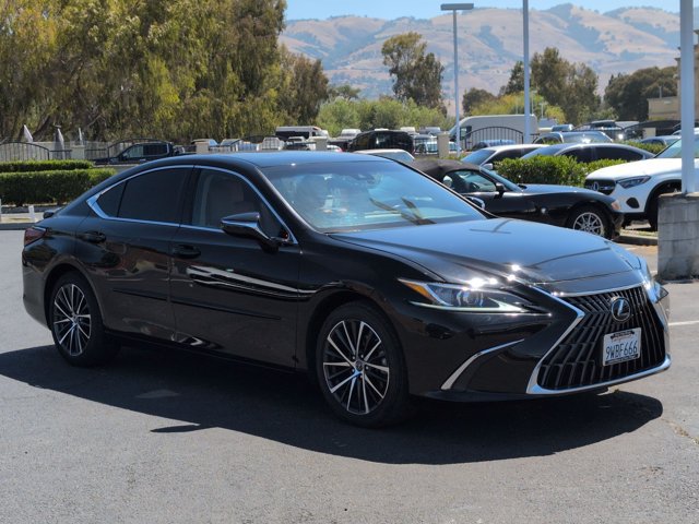 Used 2025 Lexus ES 300h w/ Premium Package FWD image 3