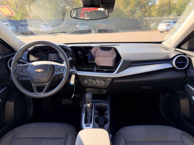 Used 2024 Chevrolet Trax LS w/ LS Convenience Package FWD image 19