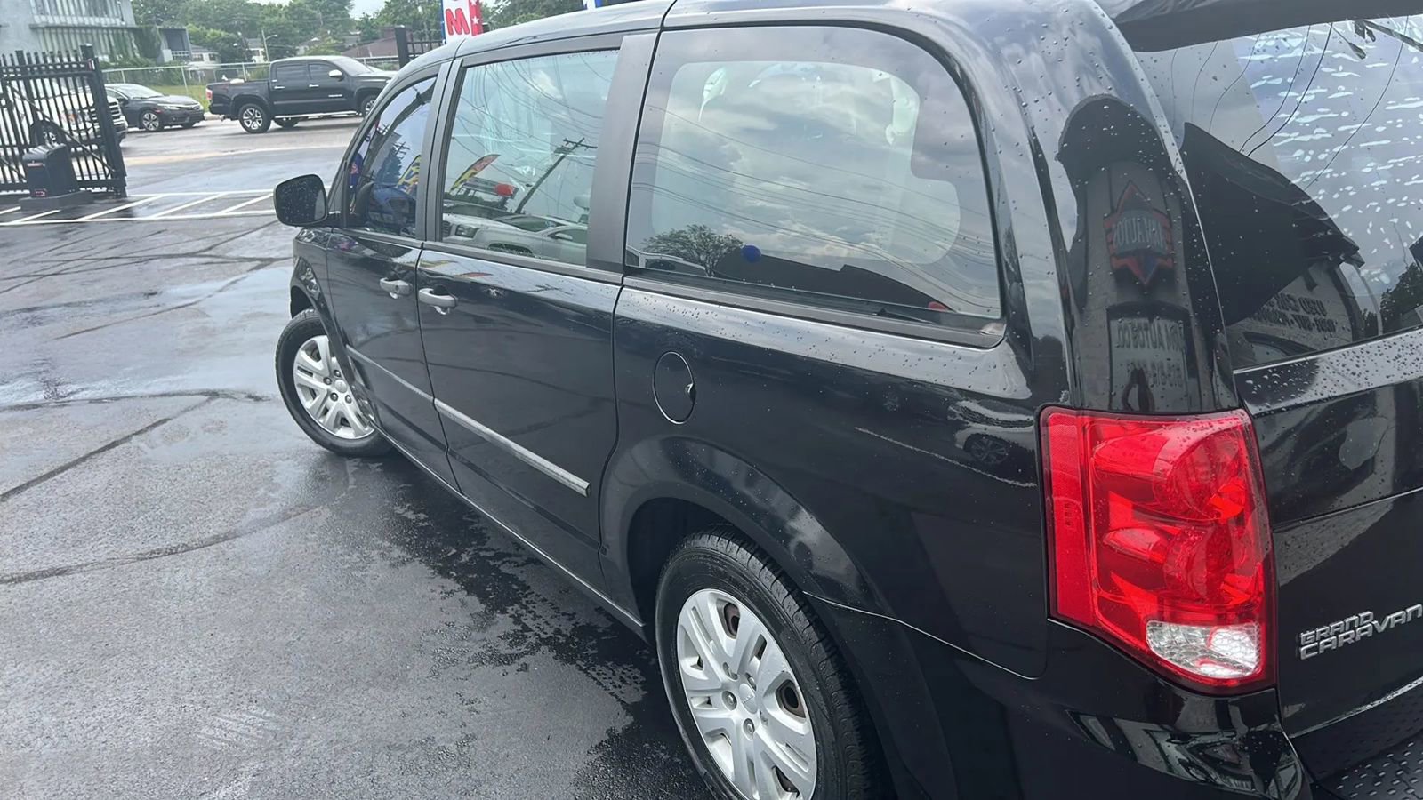 Used 2014 Dodge Grand Caravan American Value Package FWD image 18